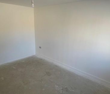 2 bedroom semi-detached house to rent - Photo 4