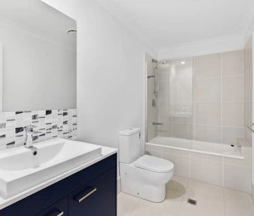 “Spacious Townhouse in Thriving Kallangur!” - Photo 2