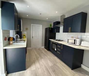 5 bedroom terraced house to rent - Photo 3