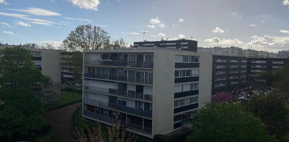 Location Appartement 1 pièce 35m² VELIZY VILLACOUBLAY 78140 - Photo 2