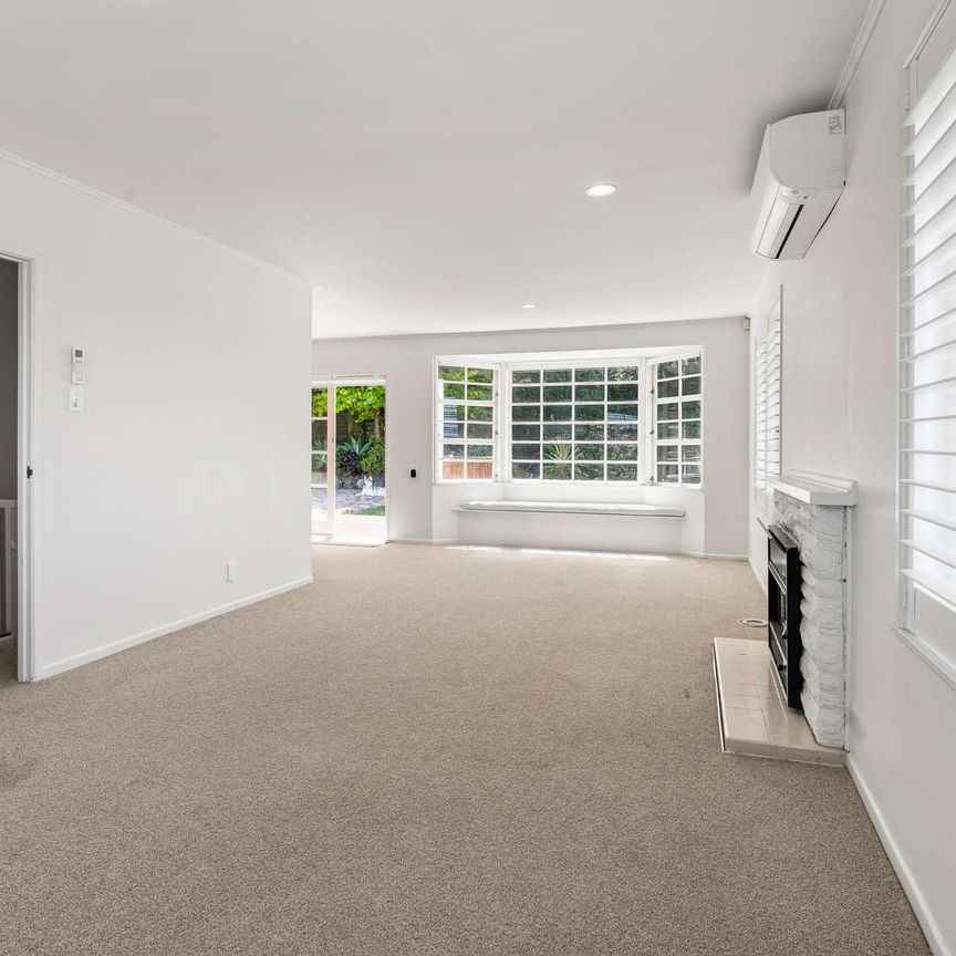 3 bedroom house in Remuera - Photo 1