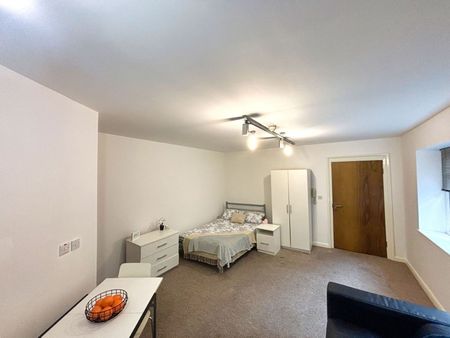 Studio to rent - Photo 5