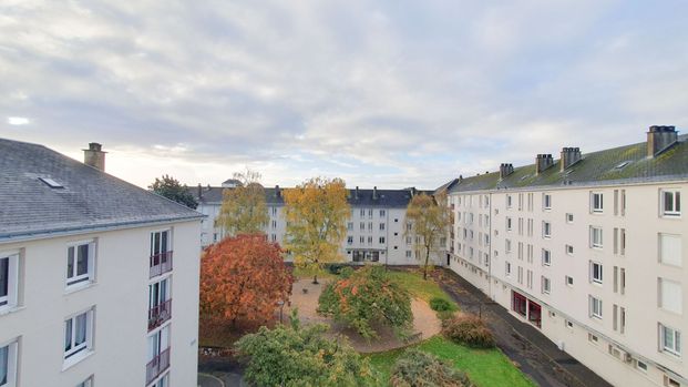 T4 de 71 m² grand séjour avec balcon – proche tram - Photo 1