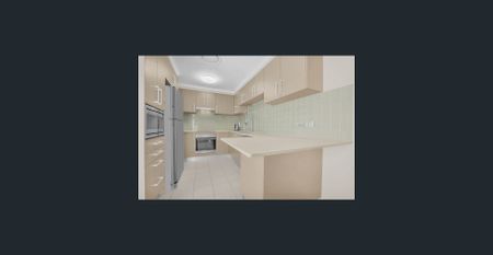 Spacious Three-Bedroom Brick Home with Workshop, Garage & Main Road Exposure - Photo 5