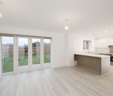 4 bedroom detached house to rent - Photo 3