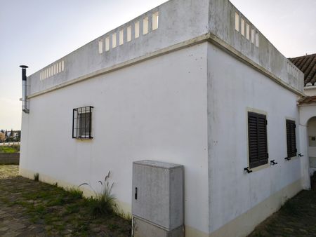 MORADIA T2 PARA ARRENDAMENTO ANUAL - COM LOGRADOURO E TERRAÇO - NO CENTRO DO AZINHAL EM CASTRO MARIM - Photo 3