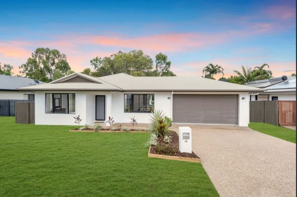 Your Perfect Family Retreat in Bushland Beach - Photo 1