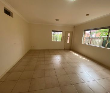 Spacious 3 Bedroom, 3 Bathroom Home Found In Quiet Block Of 4, All ... - Photo 2