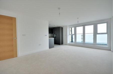 2 bedroom flat to rent - Photo 2