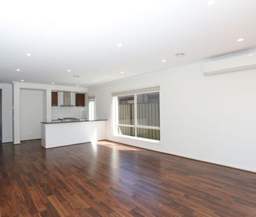 Beautiful 3-Bedroom Home in Mernda - Photo 3
