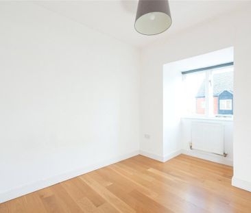 4 bedroom terraced house to rent - Photo 3