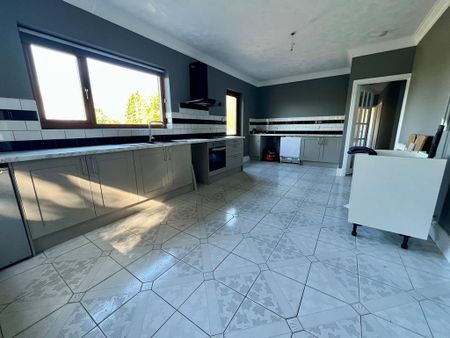 3 bedroom detached bungalow to rent - Photo 3