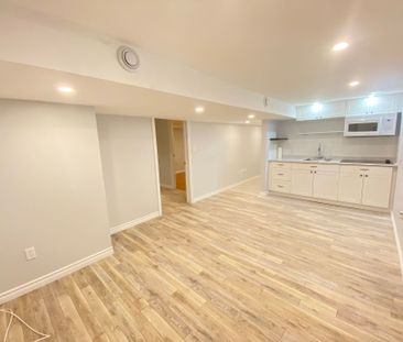 For Lease - 20 Britannia Avenue, Bradford West Gwillimbury, Ontario - Photo 1