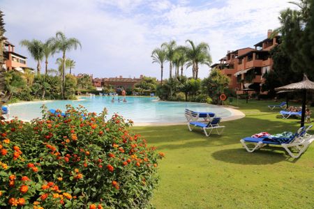 Alhambra golf 3 bedrooms apartment - Photo 5