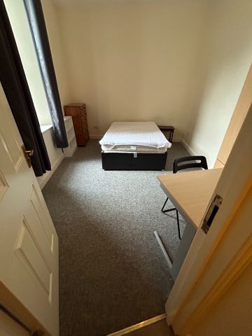 6 Bed Flat, Fremantle Road, BS6 - Photo 4