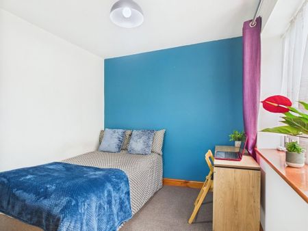 6 bedroom terraced house to rent - Photo 5