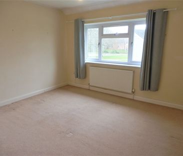 2 Bedroom House Badersfield NR10 to Let - Photo 1