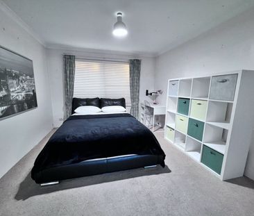 Morley - Photo 2