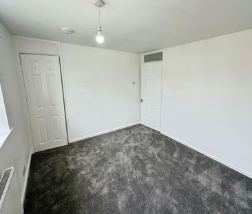 2 bedroom end of terrace house to rent - Photo 4