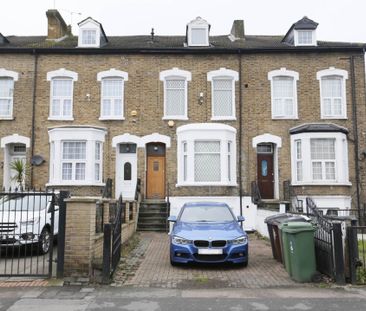 Price £1,425 pcm - Available Now - Furnished - Photo 3