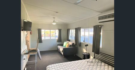 Renovated share house in Kawana, two rooms available! - Photo 2