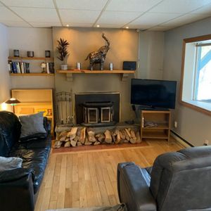 5 1/2 foyer tout inclus (wifi et hydro) terrain bordé d'un étang - Photo 2