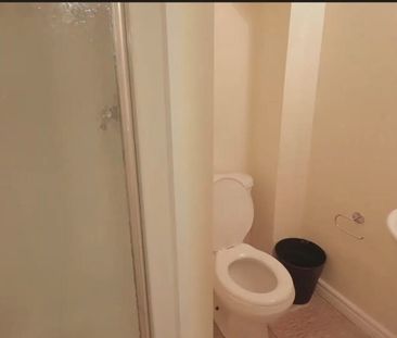 For Lease - 13 Foster Crescent, Brampton, Ontario - Photo 2