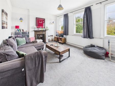 3 bedroom maisonette to rent - Photo 2