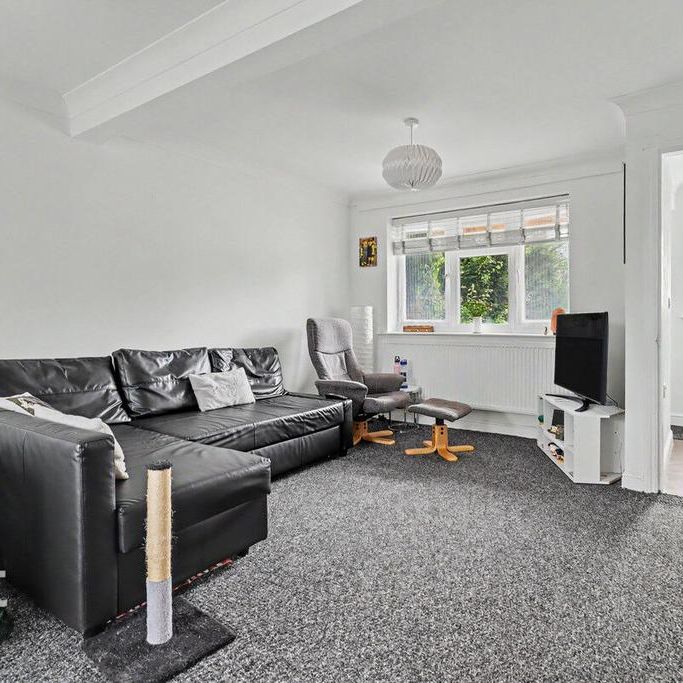 2 bedroom chalet to rent - Photo 1