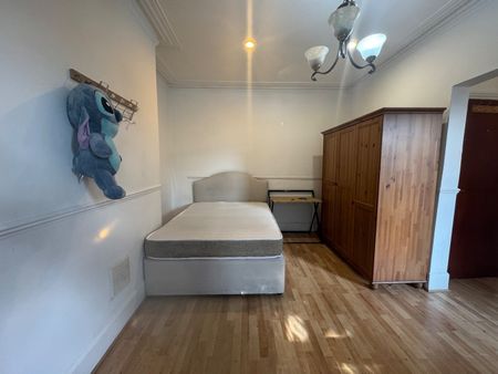Room in a Shared Flat, High Road, N22 - Photo 5