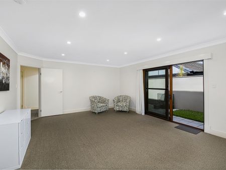 243 Ferguson Road, Seven Hills QLD 4170 - House For Rent | Domain - Photo 2