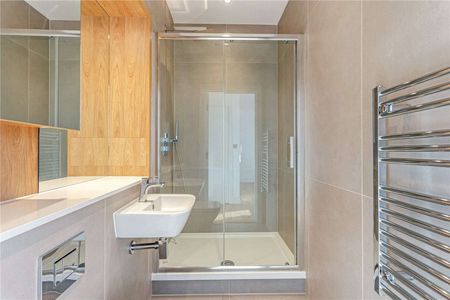 Superb centrally located studio apartment in the heart of Rickmansworth. Available 27th July on an unfurnished basis. - Photo 2