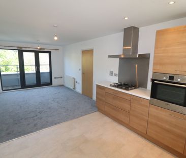 CHRISTIE COURT - THE BASE, Brentwood - Photo 3