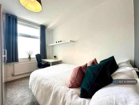 5 bedroom terraced house to rent - Photo 4