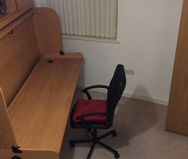 Room in a Shared Flat, Whitestone Way, CR0 - Photo 1