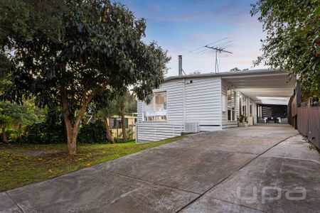 STUNNING NEWLY RENOVATED 4 BEDROOM HOME - Photo 3