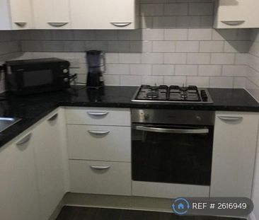 1 bedroom in a house share to rent - Photo 4