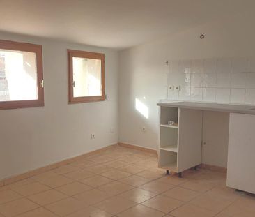 Location Appartement 2 pièces 25m² MARSEILLE 1er - Photo 1