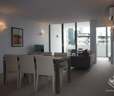 New carpet!!Good Size of 2 bed 2 bath + 1 car space, unit at Edge Apt - Photo 3