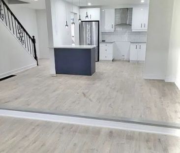 735 Pam Crescent #Main&2nd - Photo 3