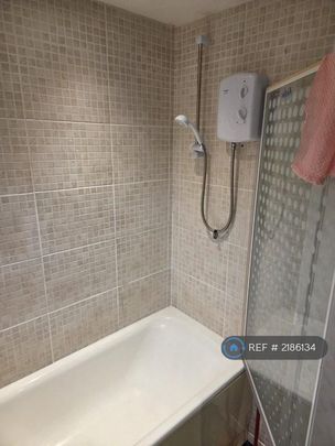 3 bedroom end of terrace house to rent - Photo 1