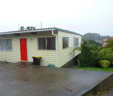 37B Truscott Avenue, Johnsonville - Photo 2