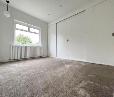 4 bedroom semi-detached house to rent - Photo 4