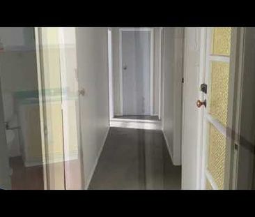 Spacious 3 or 4 Bedroom Rental in Prime Location - Photo 3