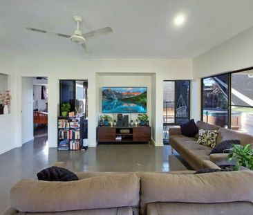 Modern Family Home with Solar, Air Conditioning, Large Yard & Outdo... - Photo 2