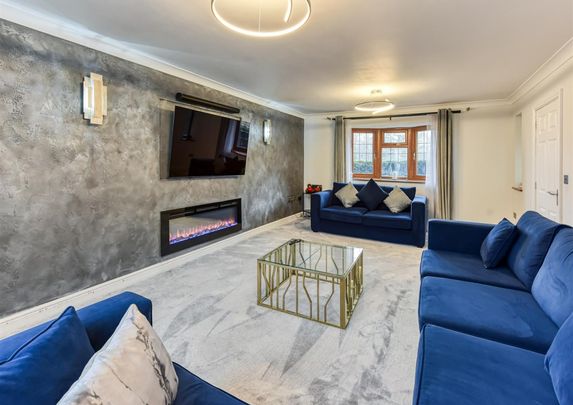 37 Chapel Lane, Smestow - Photo 1