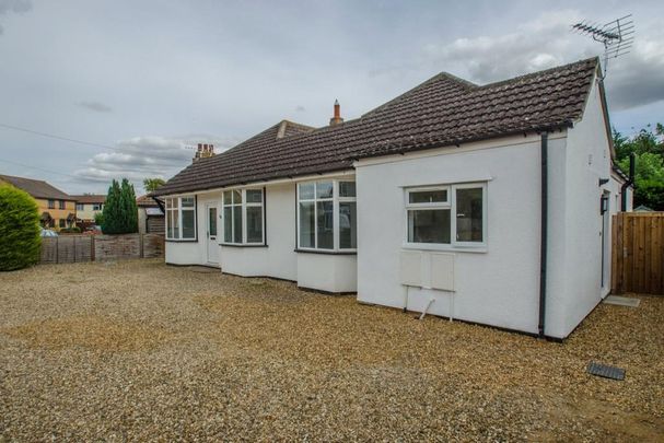 2 bedroom bungalow to rent - Photo 1