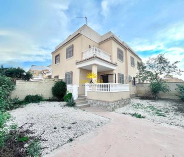 3 BEDROOM TOWNHOUSE - ROJALES - Photo 6