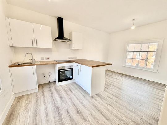 2 bedroom property to rent - Photo 1