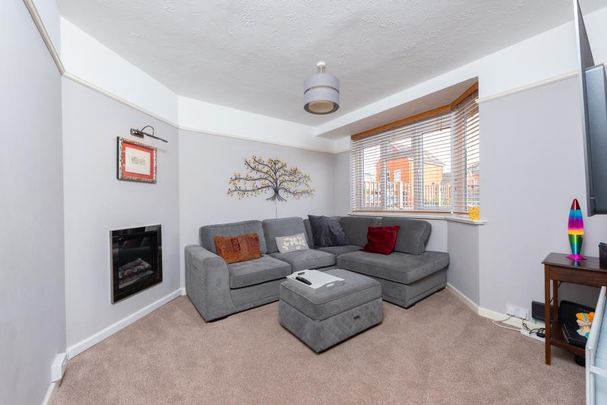 3 bedroom semi-detached house to rent - Photo 1